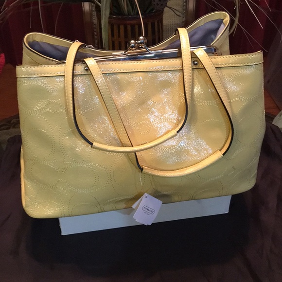 💜Yellow Large Patent Leather Coach Satchel💜 - Picture 3 of 8